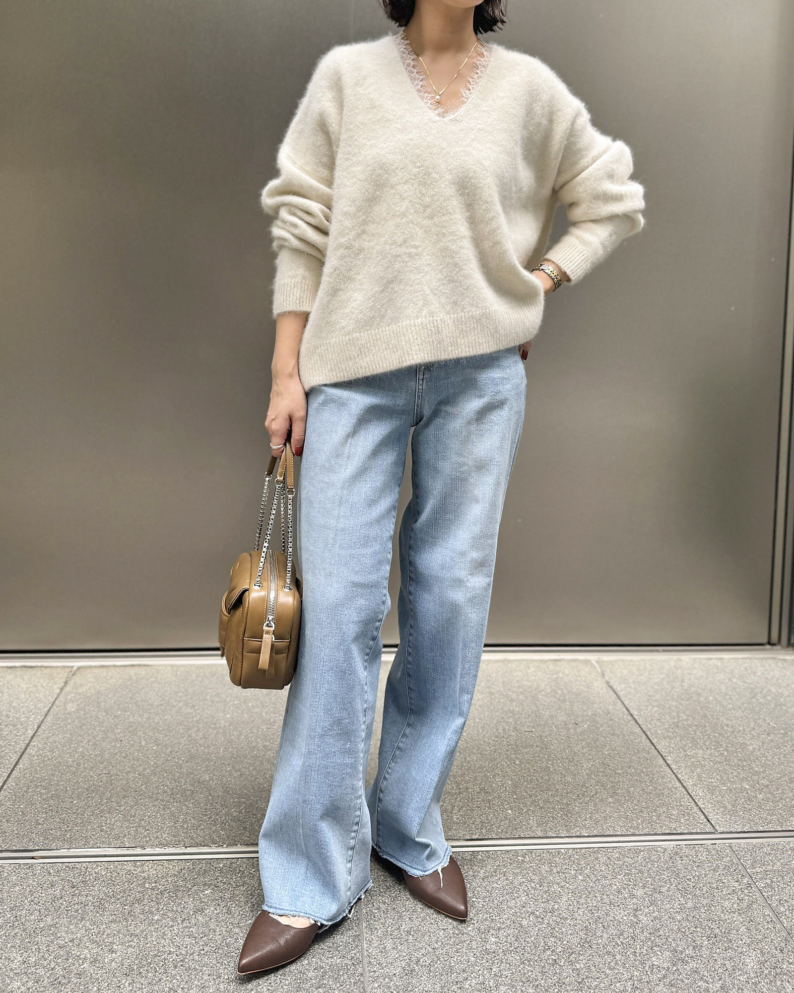 《Room no.8 for E by eclat》可憐さと品を両立。冬の主役“ヘアリーレースニット” 【50代ファッション】