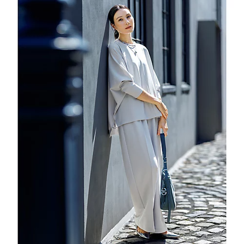 ADORE×eclat
【別注】マットストレッチジャージートップス
￥30,800