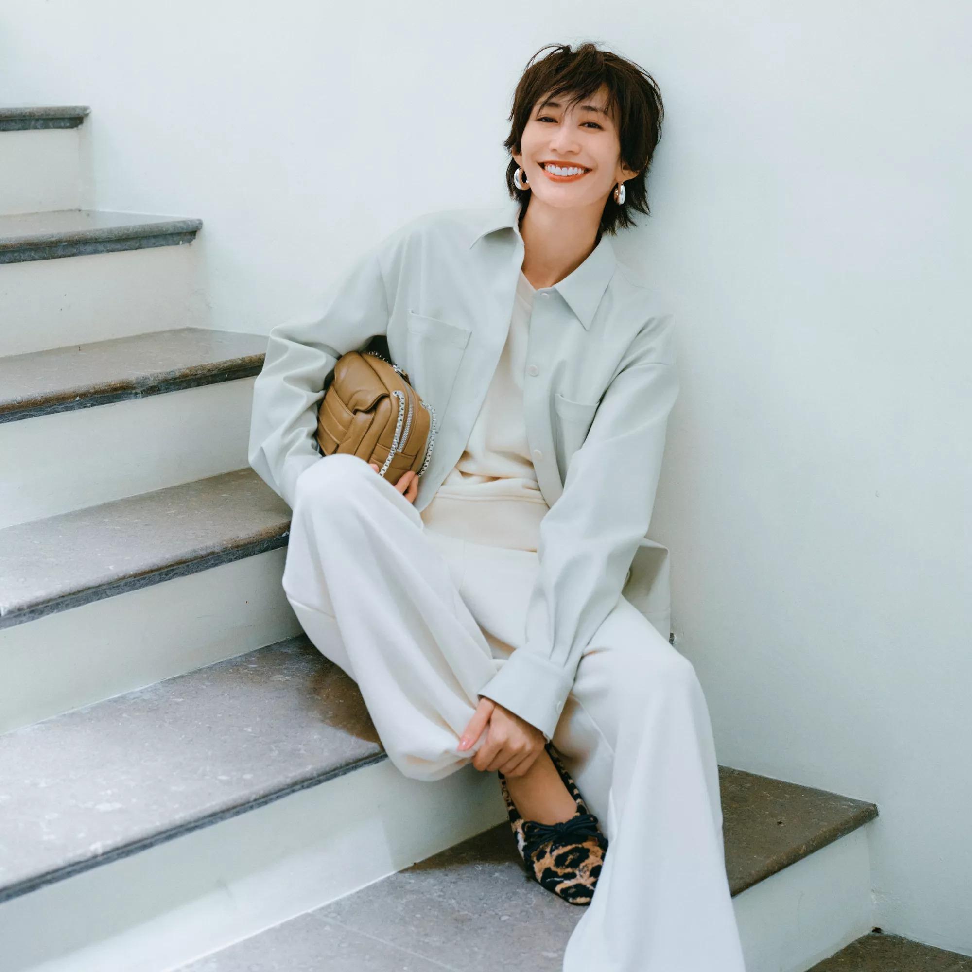 今期新品E by eclat大人ベイカーパンツ￥17.600エクラ限定カーキ40 今期新品E by eclat大人ベイカーパンツ￥17.600エクラ限定カーキ