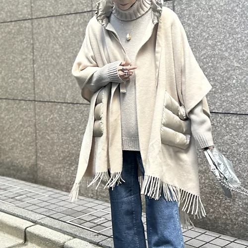 HERNO
ダウン使いカシミヤ混ケープ
￥209,000