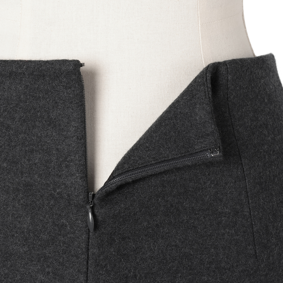 プルミエ アロンディスモンの【Marisol別注】ウールスムースタイトスカートZOOM!