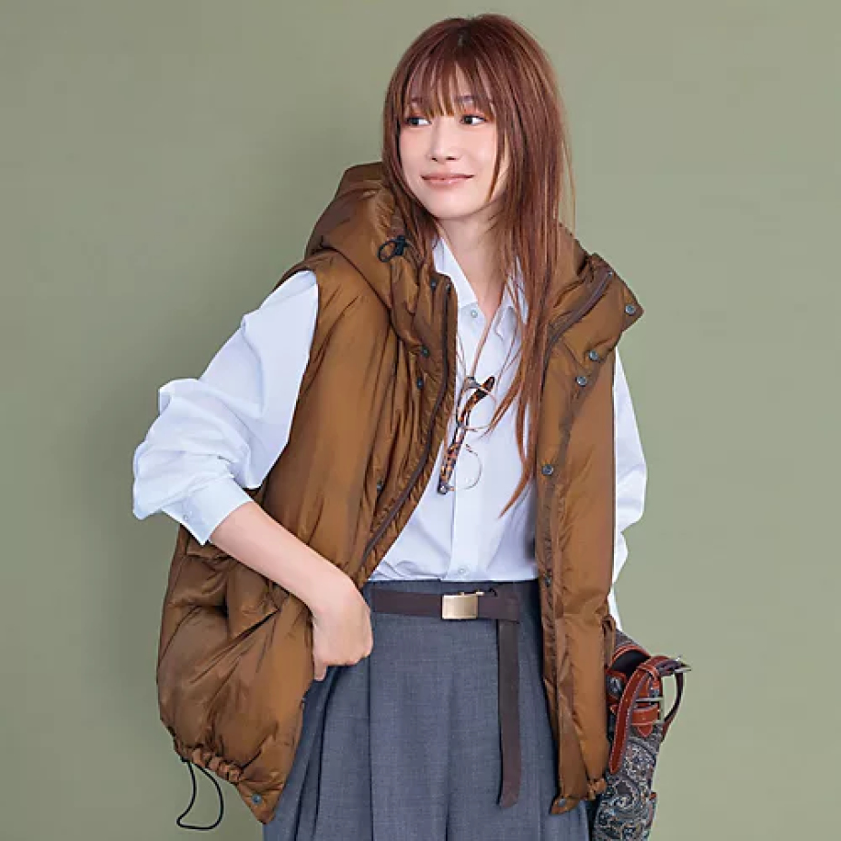 ＼こちらも注目！／徳原文子×REMI RELIEF (レミ レリーフ)【Marisol別注】超軽量ナイロンアウトドアダウンベストフーディーコーデ￥51,700