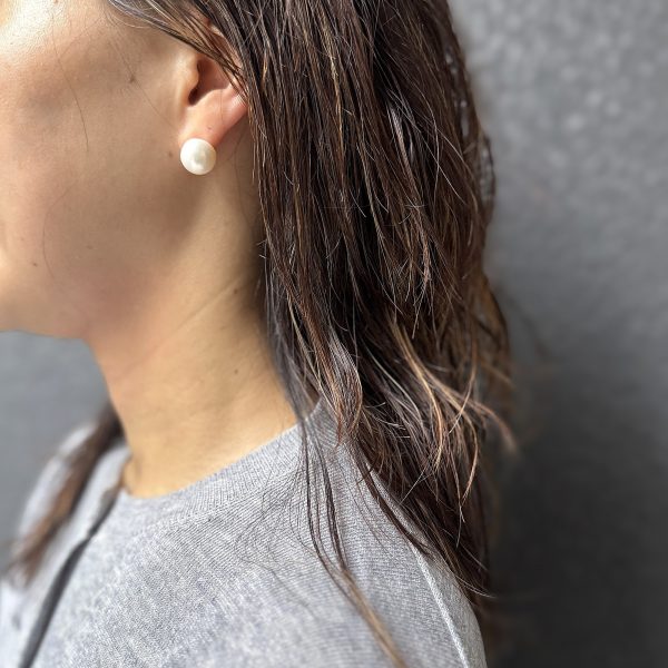 JU QUATRE（ジューカトル）のパールアクセサリーでシンプルを上品に。