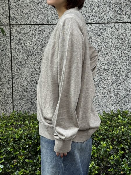 UMEDA
16GG V NECK CARDIGAN
￥39,600