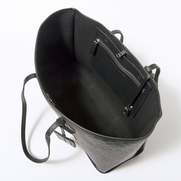 50代の装いに“効く”！ピエール アルディのバッグ＆靴 éclat2026年1月号特集