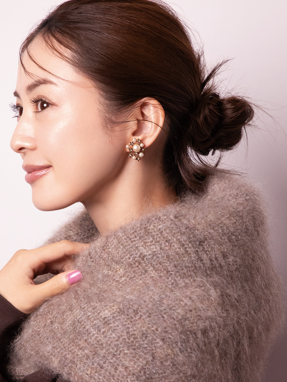 アデル ビジュー TINY STAR grigri pearl pierceコーデ