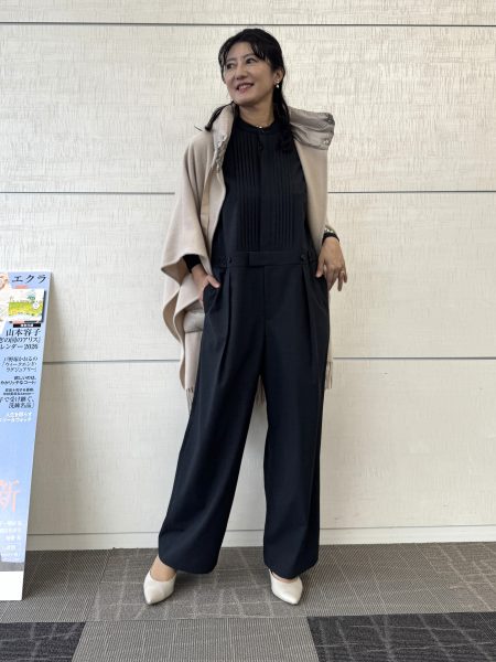 HERNO イーバイエクラダウン使いカシミヤ混ケープ￥209,000（税込）カラー：ベージュ