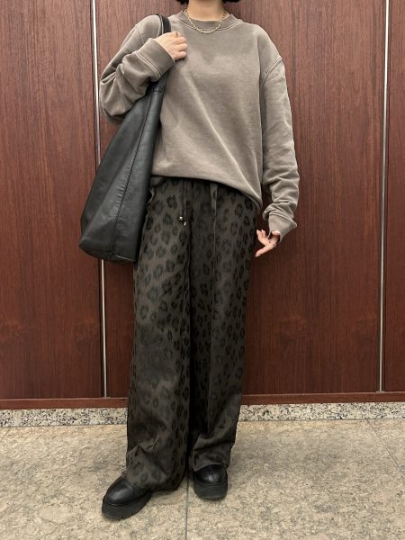 E by eclat
イーバイエクラ
レオパードジャカードパンツ
￥19,800（税込）
カラー：ブラウン、ネイビー