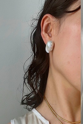 JU QUATRE（ジューカトル）のパールアクセサリーでシンプルを上品に。