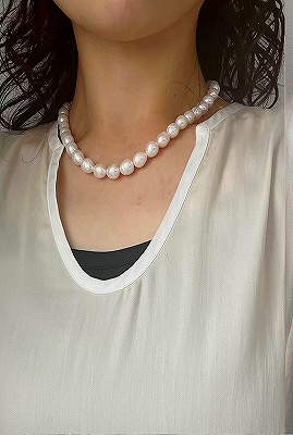 JU QUATRE（ジューカトル）のパールアクセサリーでシンプルを上品に。