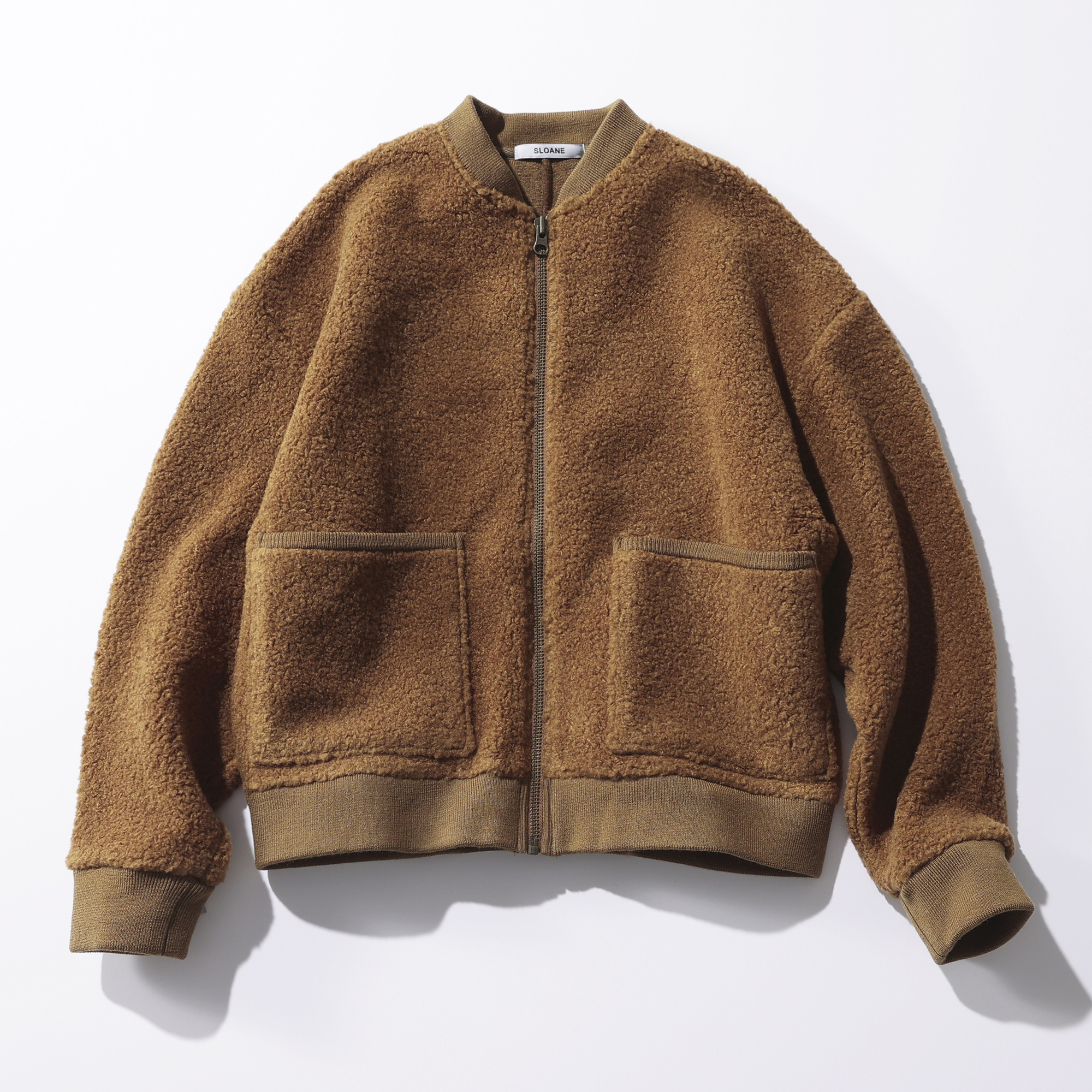 軽くてあったか♡「映えアウター」を手に入れる