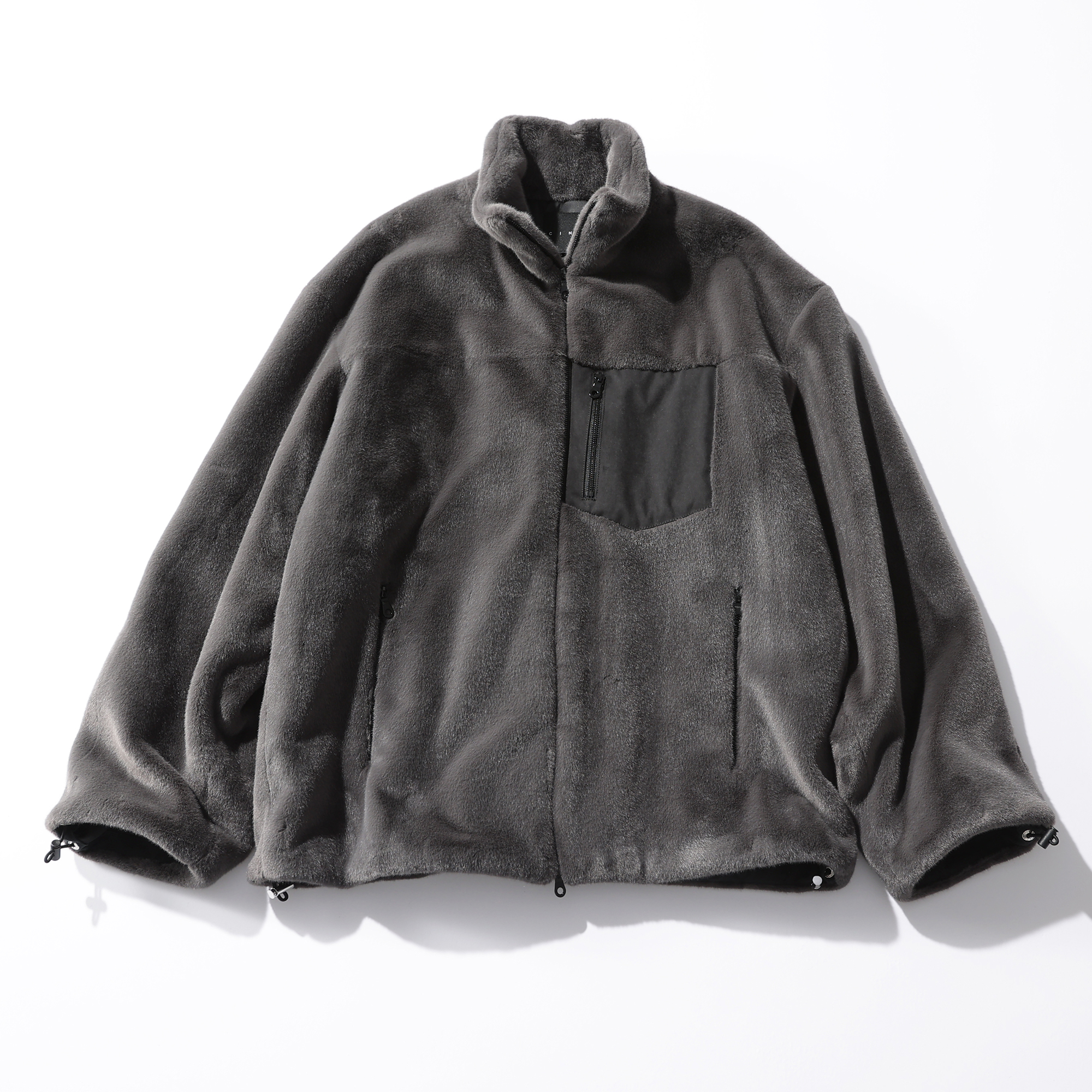 軽くてあったか♡「映えアウター」を手に入れる