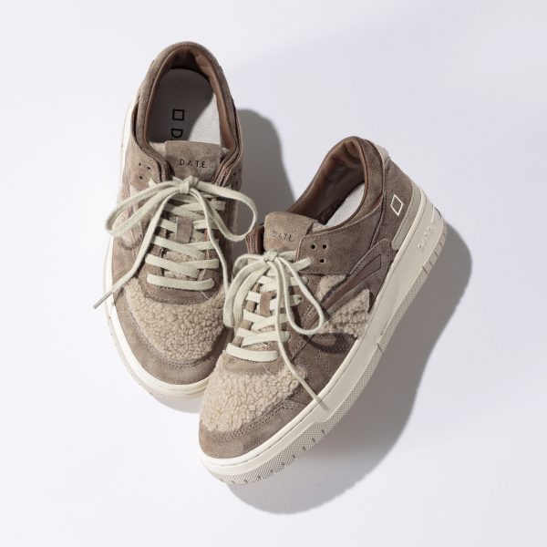 冬コーデに抜け感♡「大人のコート＋スニーカー」10STYLE