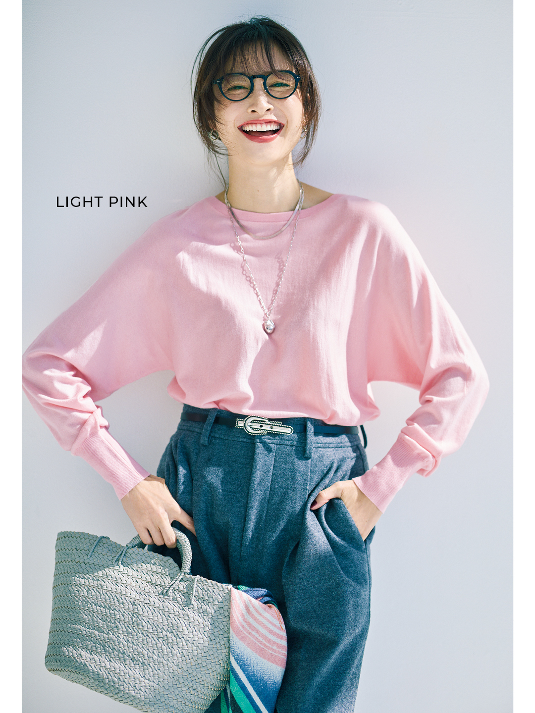 エムセブンデイズの【洗える】すっきり見えドルマンニットコーデ