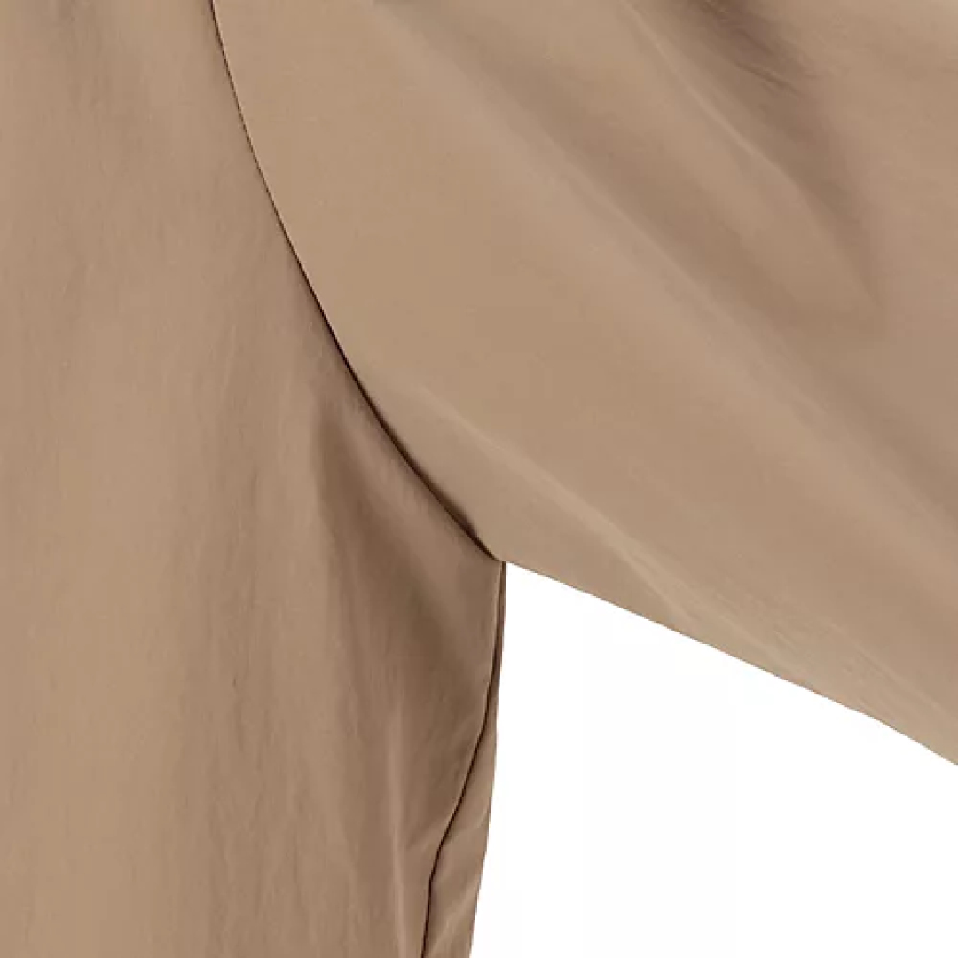 エムセブンデイズのハリ感ボウタイブラウス Fabric　feel