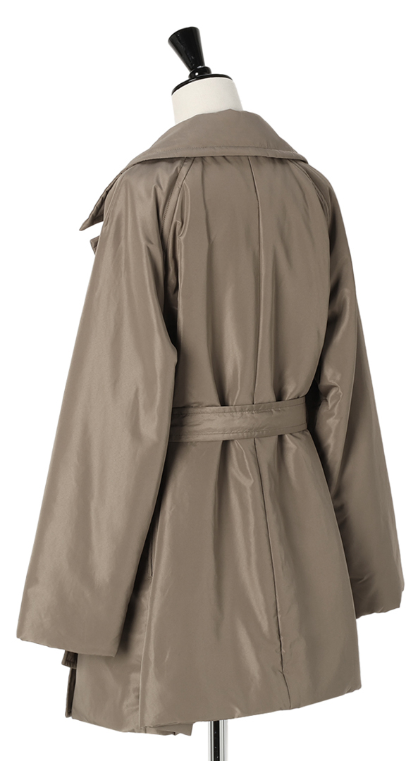 エムセブンデイズの中綿入りトレンチショートコートサブカット