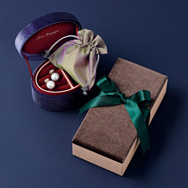 「ボン マジックの白蝶パールネックレス＆ピアス」50代からの名品ジュエリー éclat2026年1月号特集