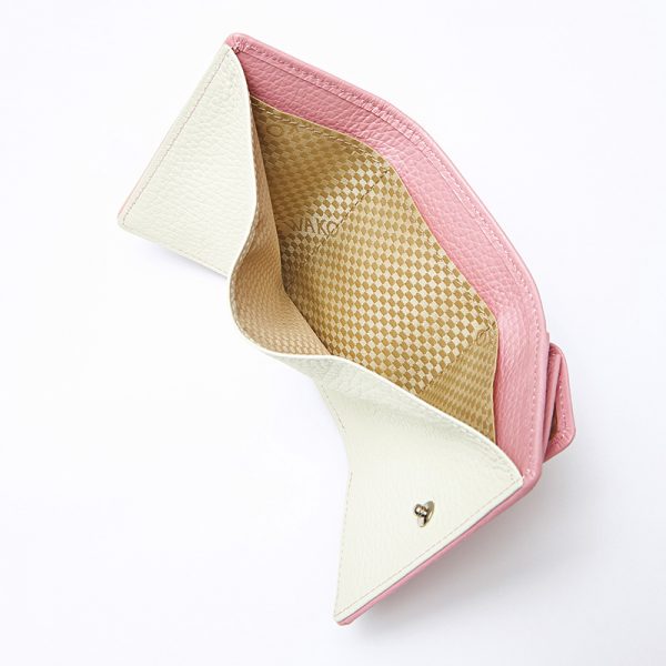 【2026年版】50代女性が選ぶ新年のラッキーアイテム｜エクラ別注の財布＆ジュエリーボックス éclat2026年1月号特集