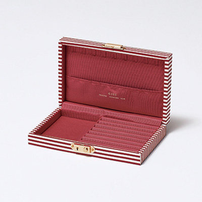 【2026年版】50代女性が選ぶ新年のラッキーアイテム｜エクラ別注の財布＆ジュエリーボックス éclat2026年1月号特集