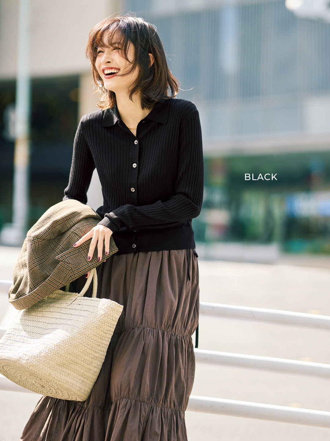 エムセブンデイズの襟つきリブニットコーデ