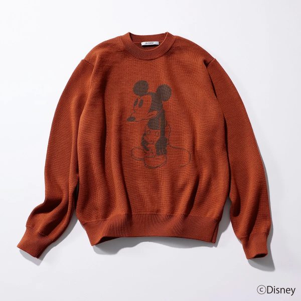 ワンツーコーデで決まる「今年顔ニット」さえあれば