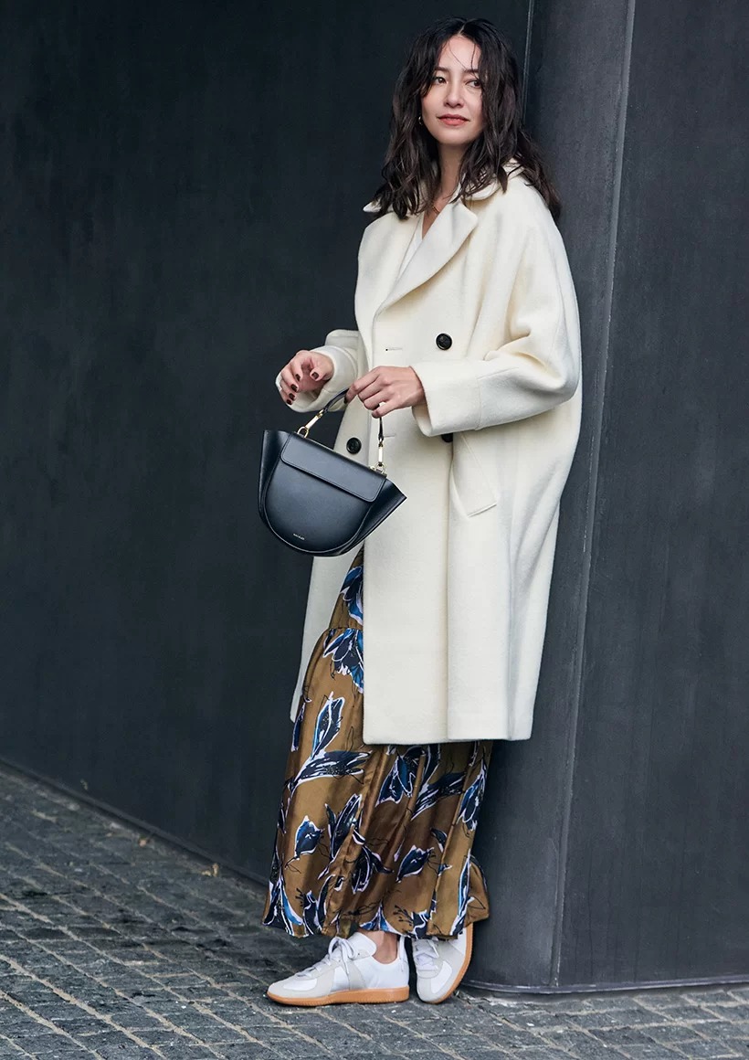 冬コーデに抜け感♡「大人のコート＋スニーカー」10STYLE