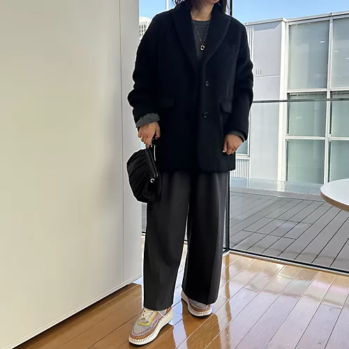 【50代 ファッション】軽さと暖かさを両立！真冬まで使えるアウターコーデ5選