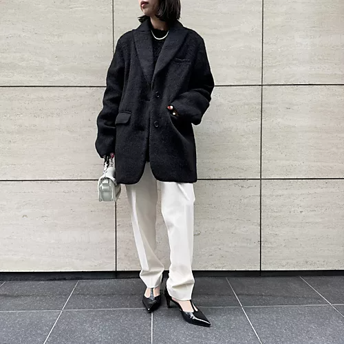 【50代 ファッション】軽さと暖かさを両立！真冬まで使えるアウターコーデ5選