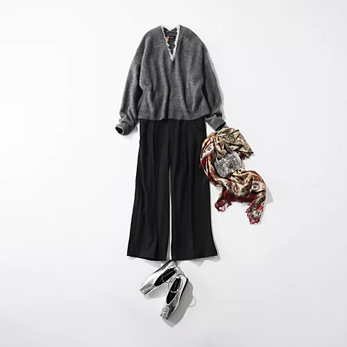 Room no.8 for E by eclat
ヘアリーレースVネックニット