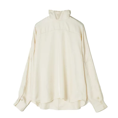 CINOHサテンハイネックブラウス￥33,000