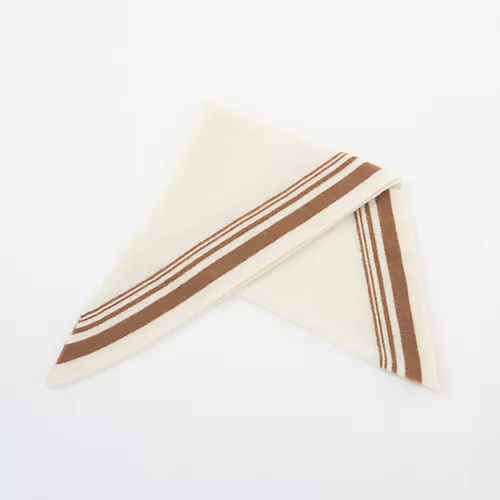 E by eclat
カシミヤ三角ストール
￥18,700