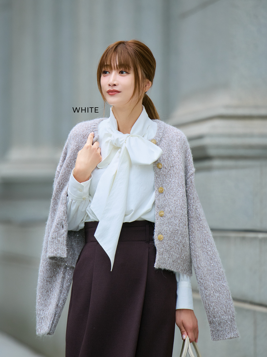 エムセブンデイズのハリ感ボウタイブラウスコーデ