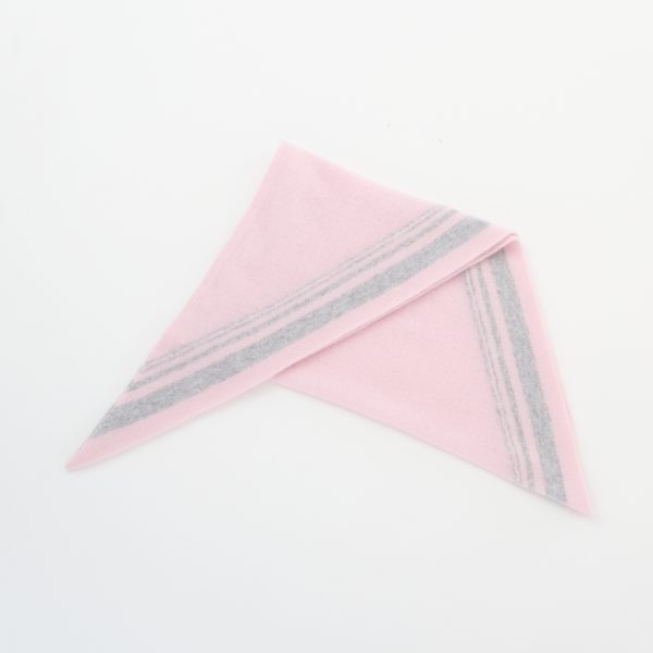 【エクラ 華組　倉爪佐和さん】eclat premium通販　カシミヤ三角ストールのセルフスタイリング企画に参加