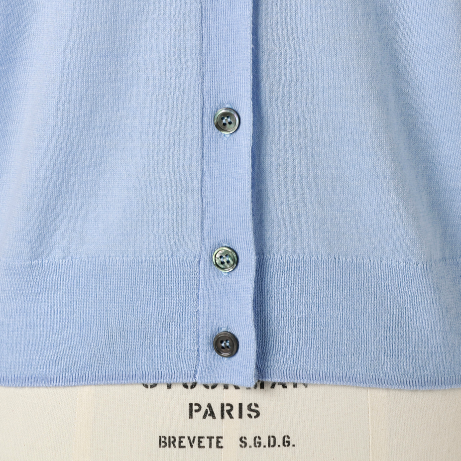 エムセブンデイズのフェイクポケットつきカーディガン ZOOM!