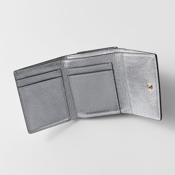 2026年は「午(うま)」!。アニヤ・ハインドマーチ恒例・干支モチーフの財布&チャームが到着