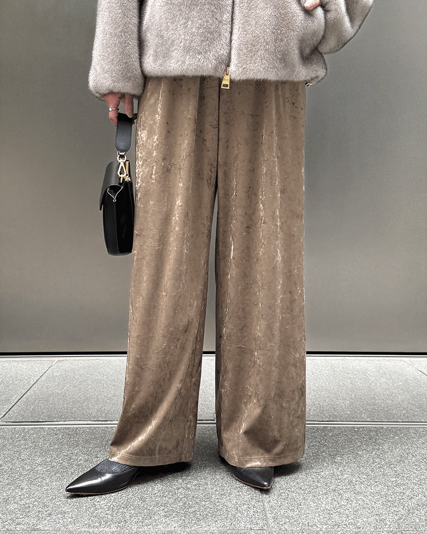 旅行・お出かけに最適！大人のための上品「ベロアパンツ」が優秀すぎる【E by eclat・50代ファッション】