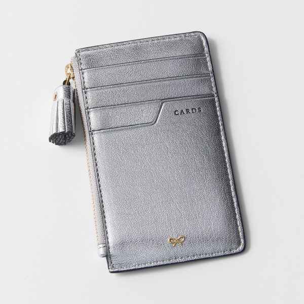 2026年は「午(うま)」!。アニヤ・ハインドマーチ恒例・干支モチーフの財布&チャームが到着