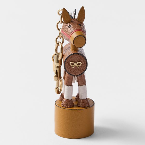 2026年は「午(うま)」!。アニヤ・ハインドマーチ恒例・干支モチーフの財布&チャームが到着