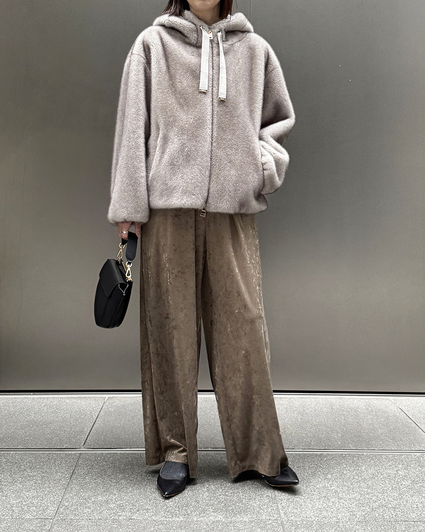 旅行・お出かけに最適！大人のための上品「ベロアパンツ」が優秀すぎる【E by eclat・50代ファッション】