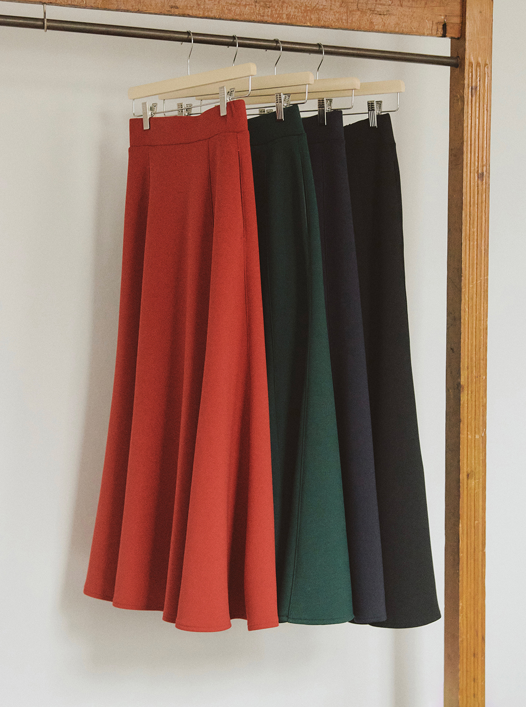 【suadeo】 ダンボールスカートで冬更新！大人の色ち買い名品| GOOD THINGS Vol.92