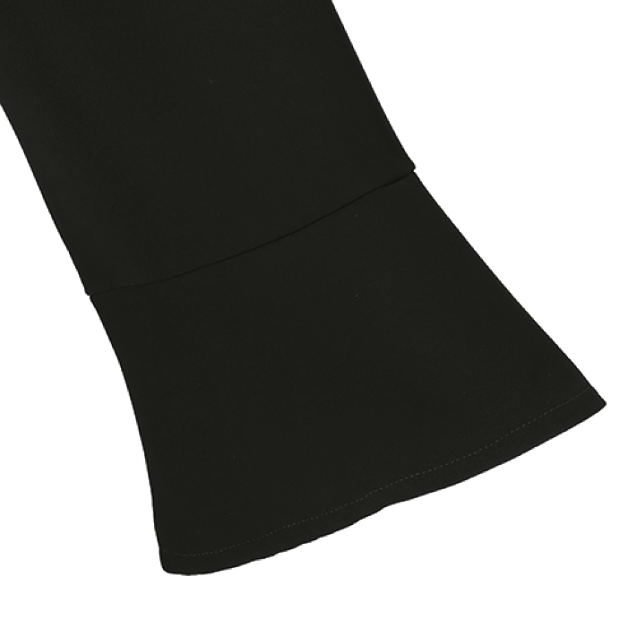 カエンのAラインロングスリーブワンピース close up!