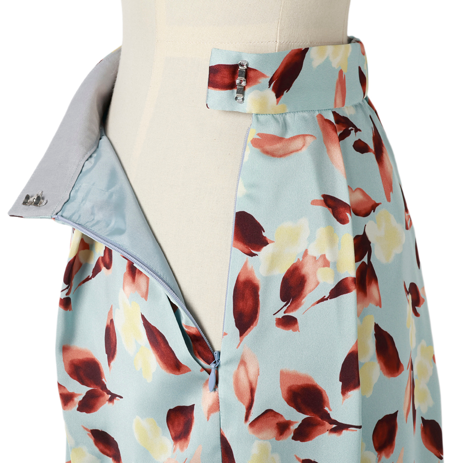 エムセブンデイズのフラワープリントスカートサブカット