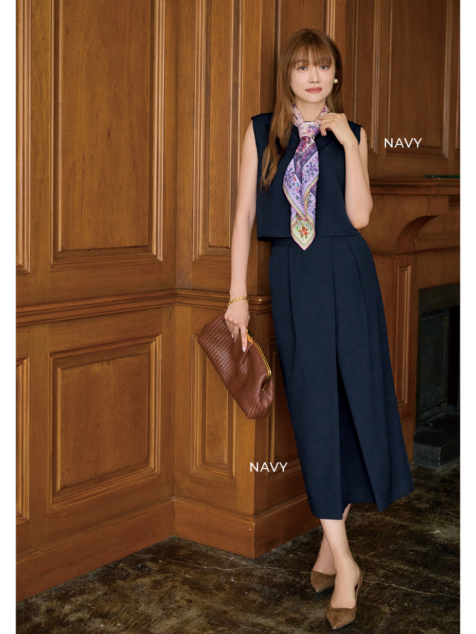 エムセブンデイズのツイード風ノースリーブトップスとツイード風コクーンスカートコーデ