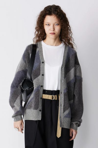 TOGA TOO

Regimental knit cardigan

￥50,600