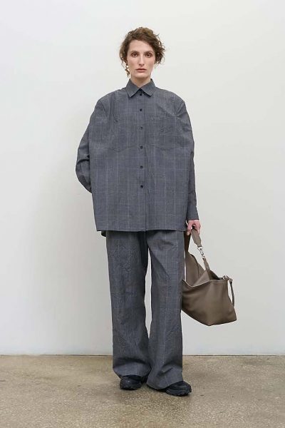 LITKOVSKADESTRUCTED CAPELET SHIRT￥107,800 ￥86,240（税込）（20％OFF）LITKOVSKAWIDE－LEG TROUSERS WITH ADJUSTABLE WAIST￥117,700 ￥88,275（税込）（25％OFF）