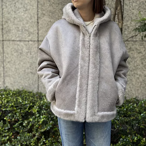 
STUDIO AR
フェイクファーリバーシブルジャケット
￥75,900