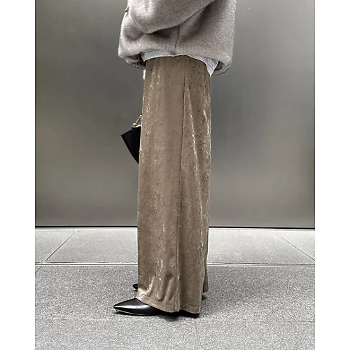 E by eclatきれいめベロアパンツ¥18,700