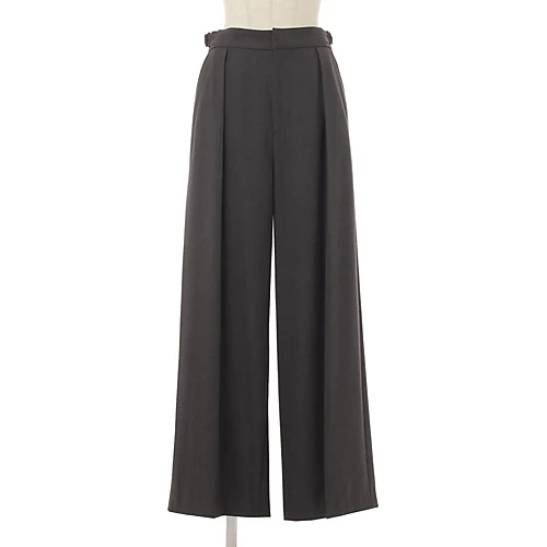 E by eclat【斉藤くみさんコラボ】裏起毛サイドベルトつきタックパンツ¥19,800