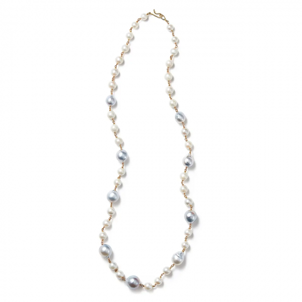 【50代 ファッション】売れ続けるのは理由がある！「ボン マジック」の白蝶バロックパールを今こそ手に入れて【E by éclat ウォッチャー・Ｆ美の深掘りダイアリー】