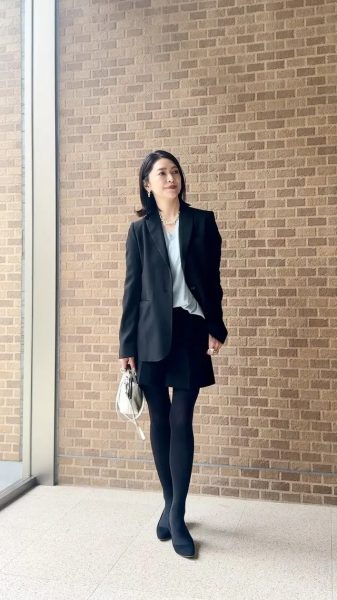 【エクラ 華組　根村麻里さん】E by eclat 「シルクカシミヤ混 浅Vネックニット」極上の肌触りと美しい光沢、重宝する一枚間違いなしです！